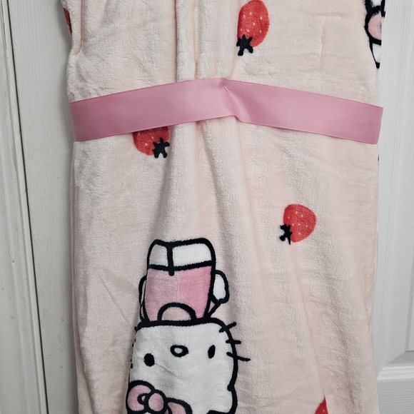 Hello kitty throw - Picture 3 of 3